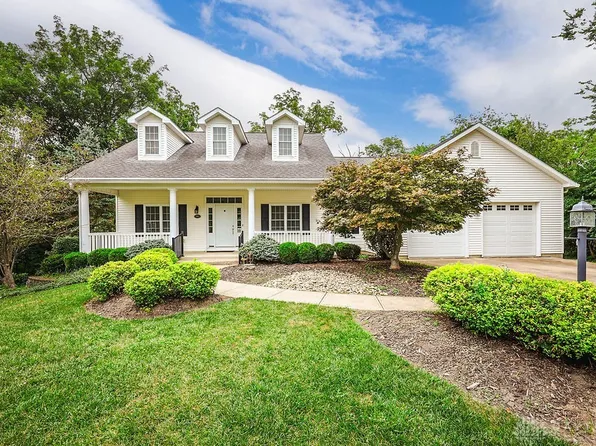 705 White Oak Dr, Oxford, OH 45056