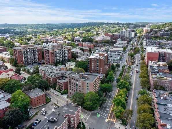 60 Longwood Ave APT 408, Brookline, MA 02446