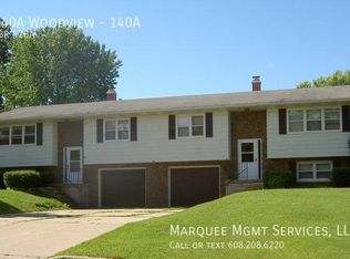 140A Woodview Dr #140A, Cottage Grove, WI 53527