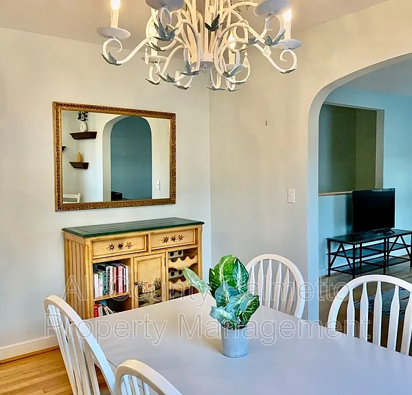 213 Gordon St #B — Photo 4