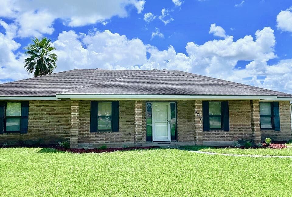 1st image of 107 Thorn Dr