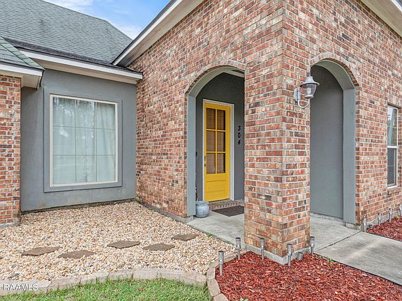 3rd image of 304 Norman Dr