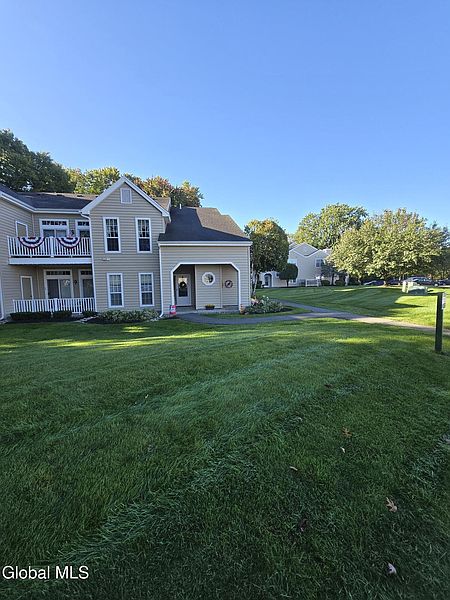 3rd image of 1811 Hampton Place Boulevard