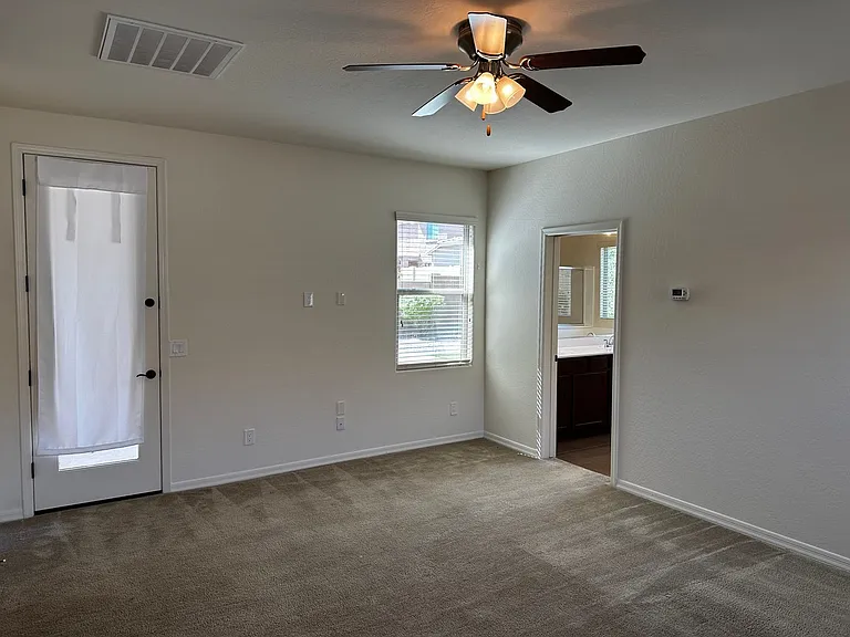 18618 W Mountain View Rd — Photo 14