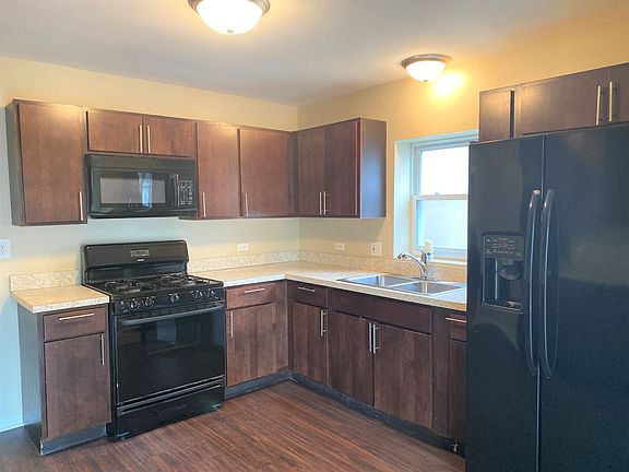 3rd image of 3605 N Newland Ave