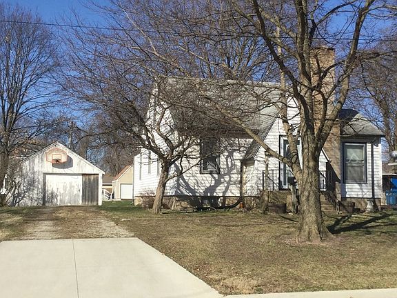 2nd image of 124 W Jackson Ave