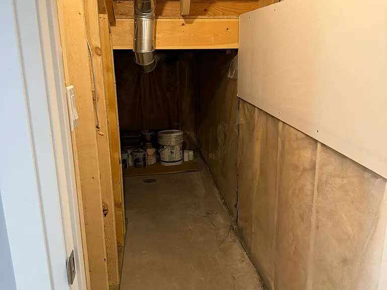 208 Barrett St — Photo 7