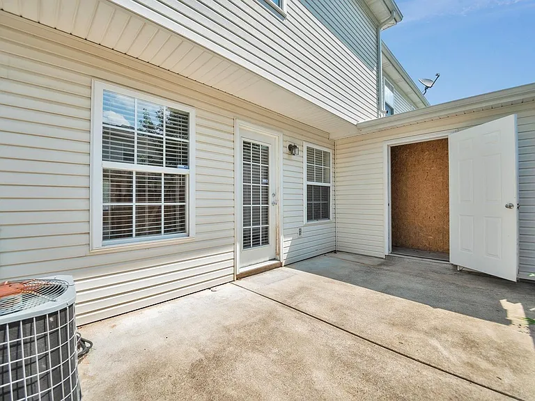2505 Comanche Way — Photo 16