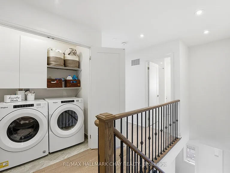 29 Shelburne Ave — Photo 9