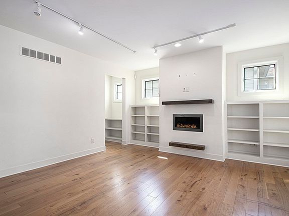 5th image of 1240 Quigley Pl