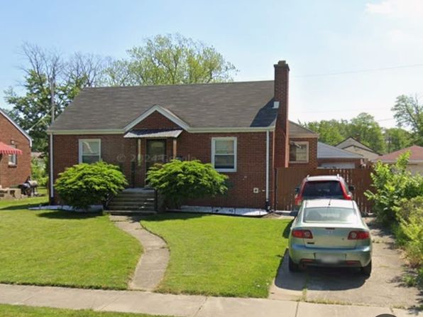 1035 Willard St