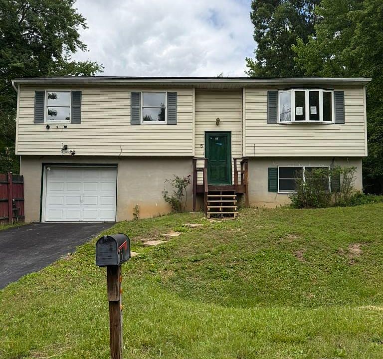 1st image of 5 Brandywine Pl