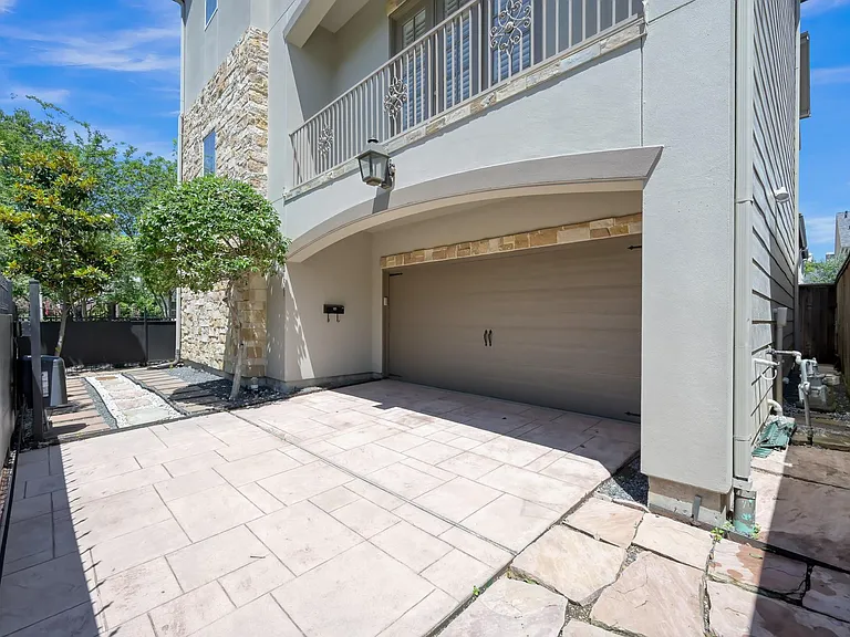 2101 Elmen St — Photo 33