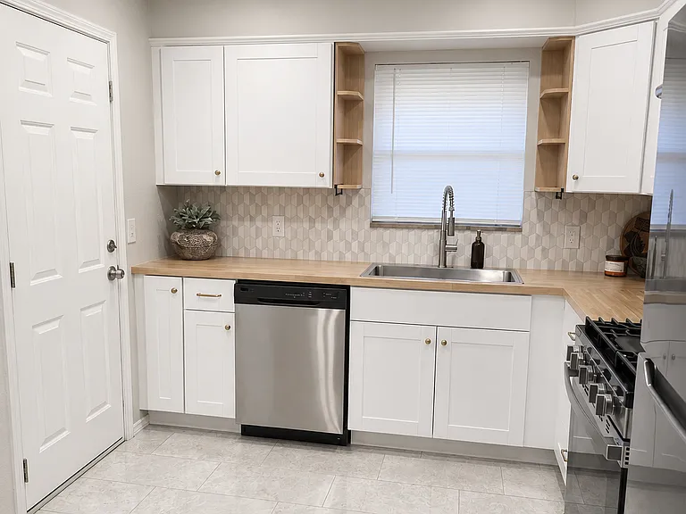 5525 N Shawnee Ave — Photo 3