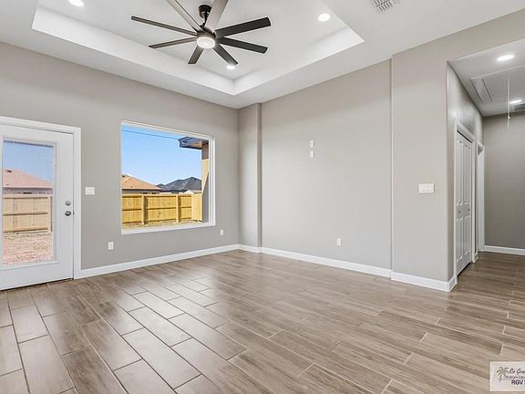 2nd image of 2320 W Dorcas Cir