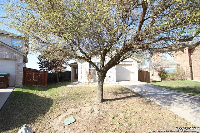3 bed, 2.0 bath, 1332 sqft, $1,500 — Photo 2