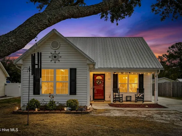 132 NE 16th Street, Oak Island, NC 28465