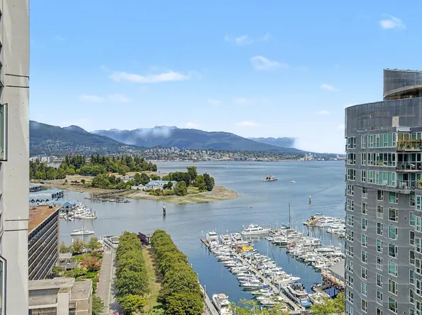 1616 Bayshore Dr #1903, Vancouver, BC V6G 3L1