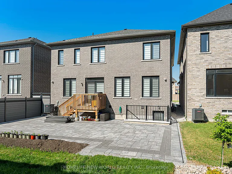 80 Weslock Cres — Photo 30