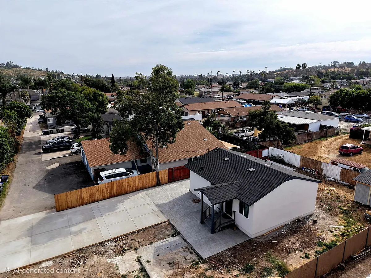 Building Photo - 8836 Valencia St