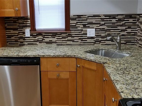4th image of 37 Oakgrove Dr