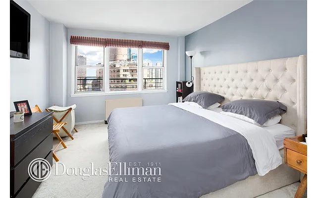 Sold by Douglas Elliman | media 23
