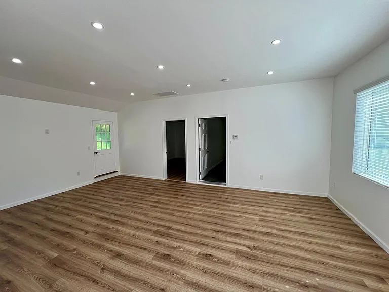 2044 Holly Dr #4 — Photo 5