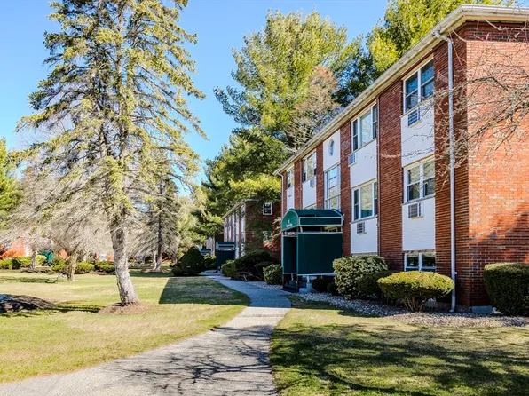1 Colonial Dr #1B, Andover, MA 01810