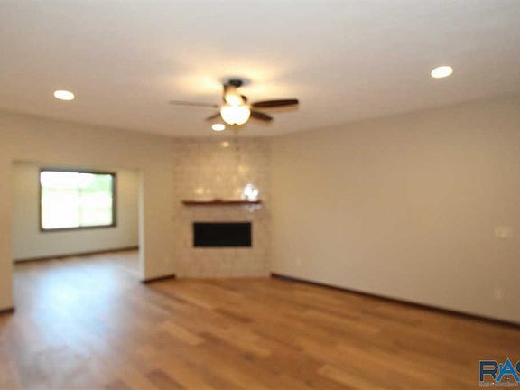2nd image of 5429 S Salvation Pl