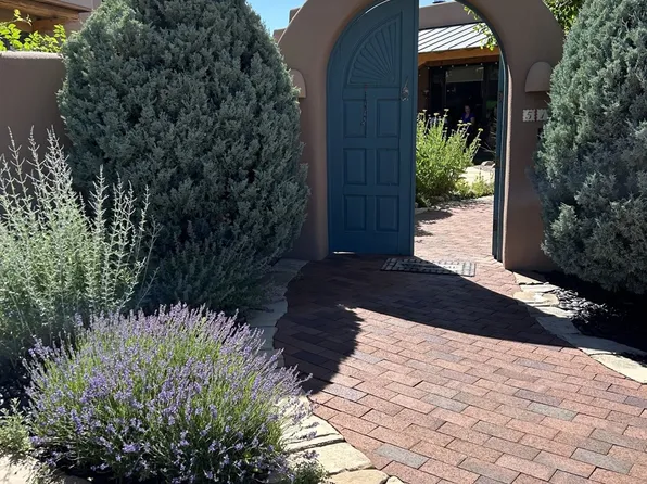516 Camino Los Altos, Santa Fe, NM 87501