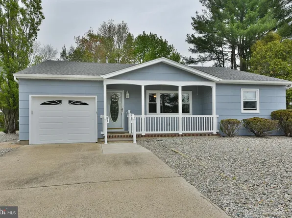 106 Hatfield Ct, Toms River, NJ 08757