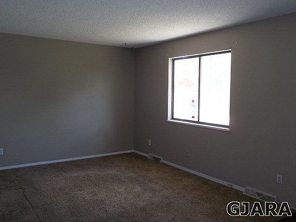 2nd image of 3017 Cedarwood Ct