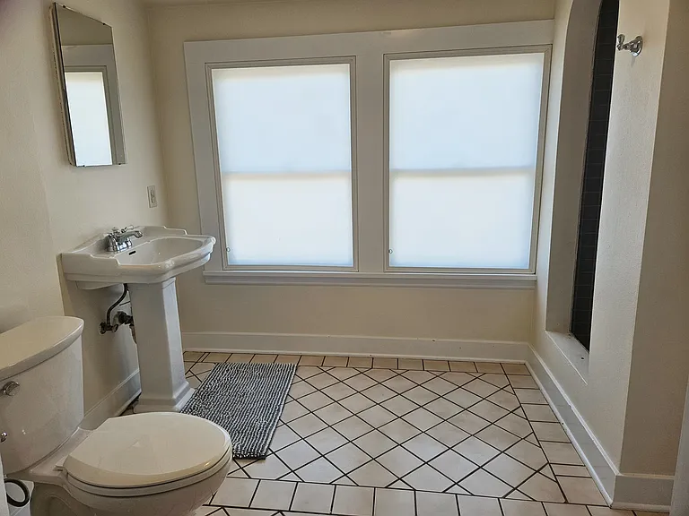 5805 NE 30th Ave — Photo 14