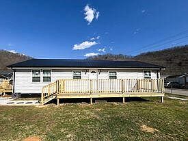 1st image of 70 N Roberts Dr