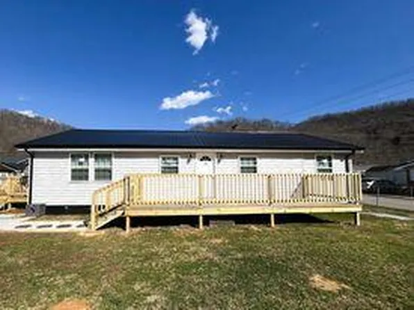 70 N Roberts Dr, Prestonsburg, KY 41653