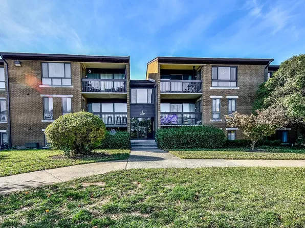 541 Florida Ave APT 102, Herndon, VA 20170