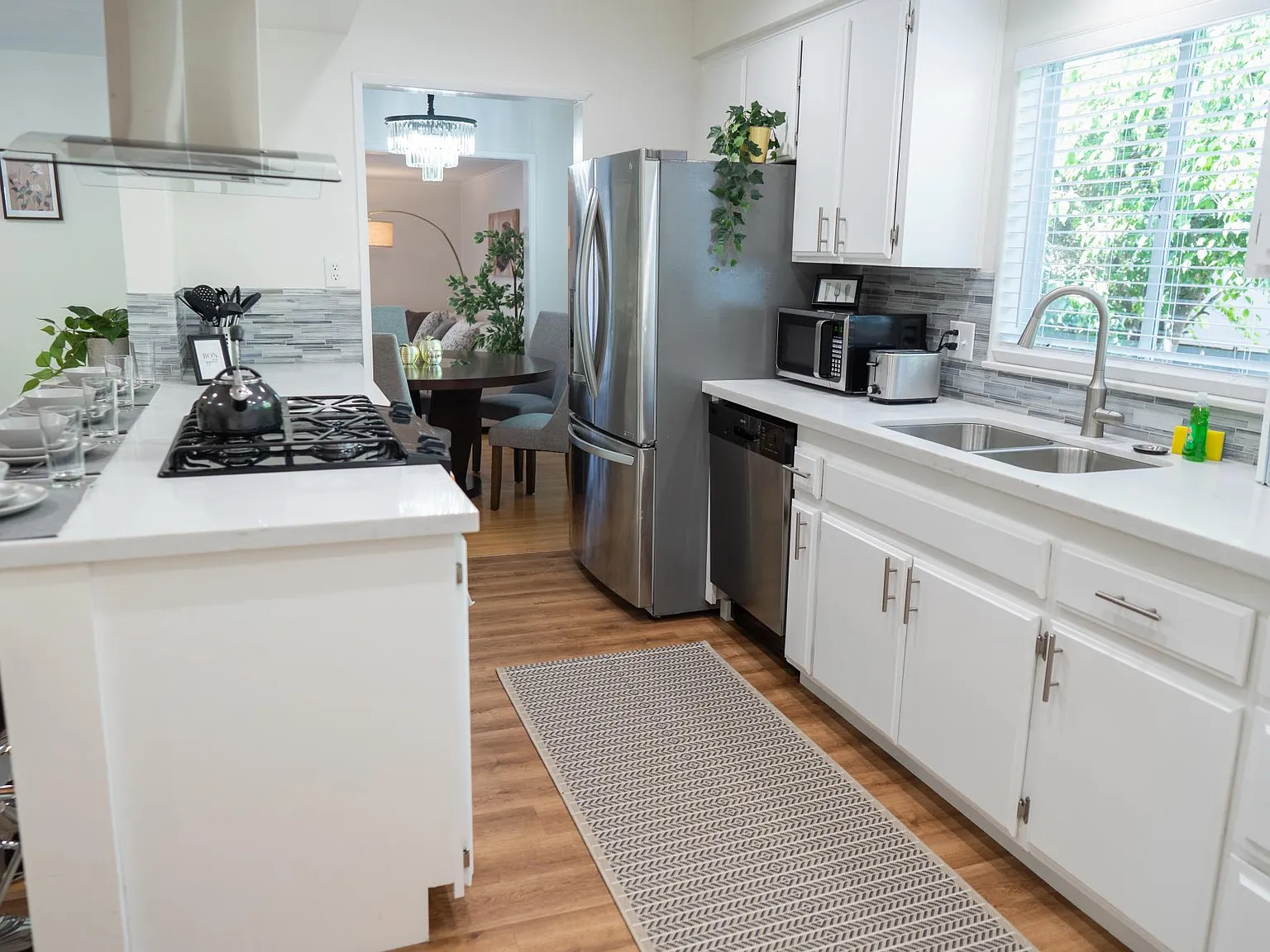3 bed, 2.5 bath, 1750 sqft, $9,000 — Photo 4