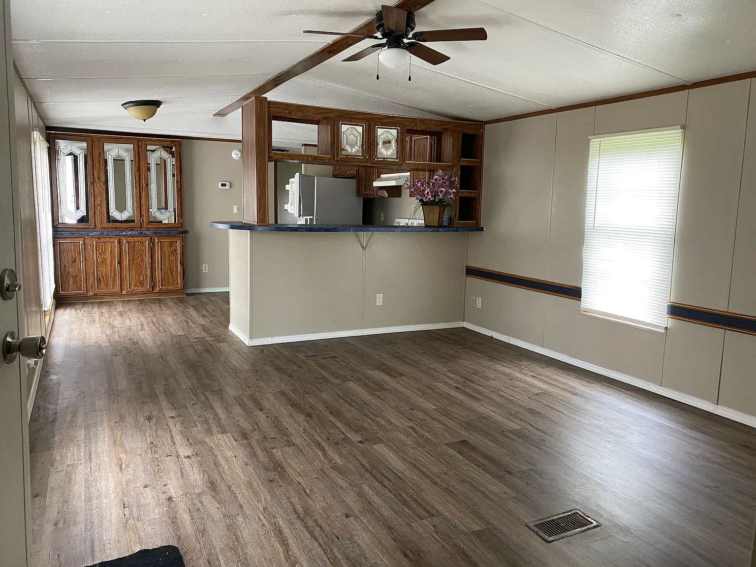 2 bed, $1,200 — Photo 2