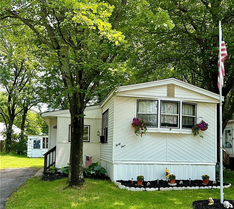 1st image of 44 Sharyl Dr