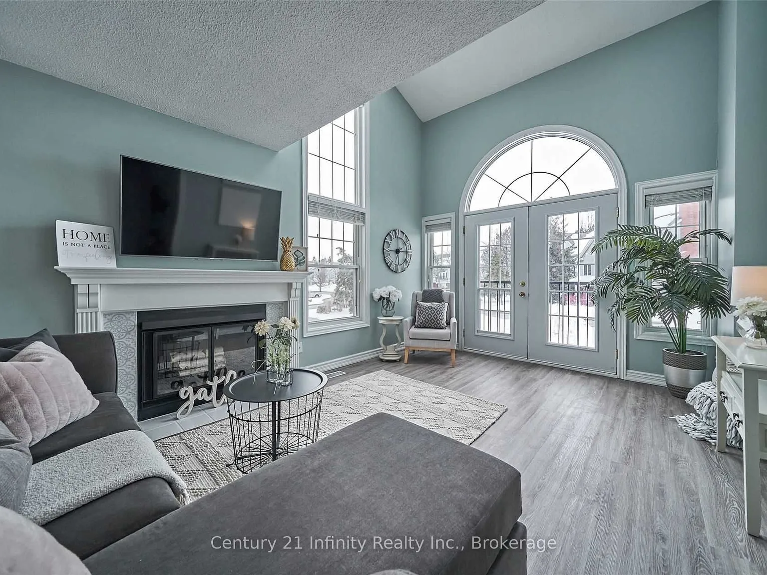 2 bed, $2,500 — Photo 4