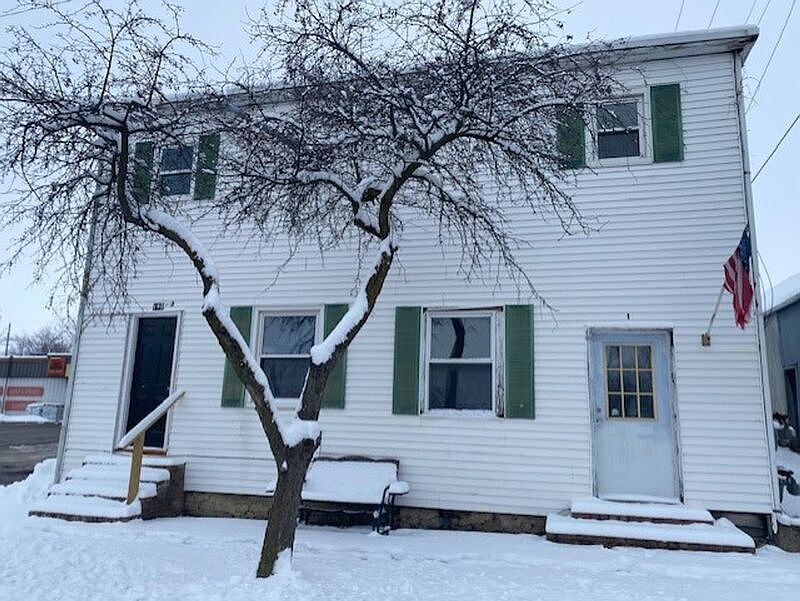 1st image of 124 S Chillicothe St Unit 3