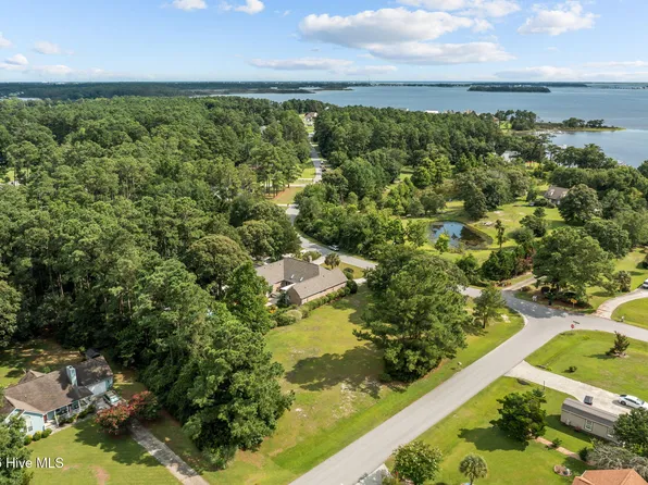 201 Silver Creek Landing Road, Swansboro, NC 28584