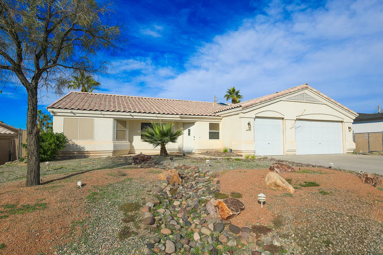 3 bed, 1595 sqft, $2,595 — Photo 1