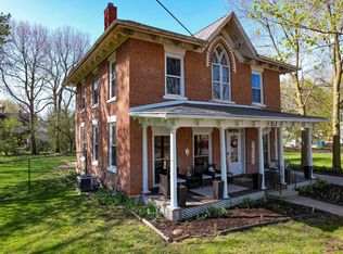 812 W 1st St, Dixon, IL 61021