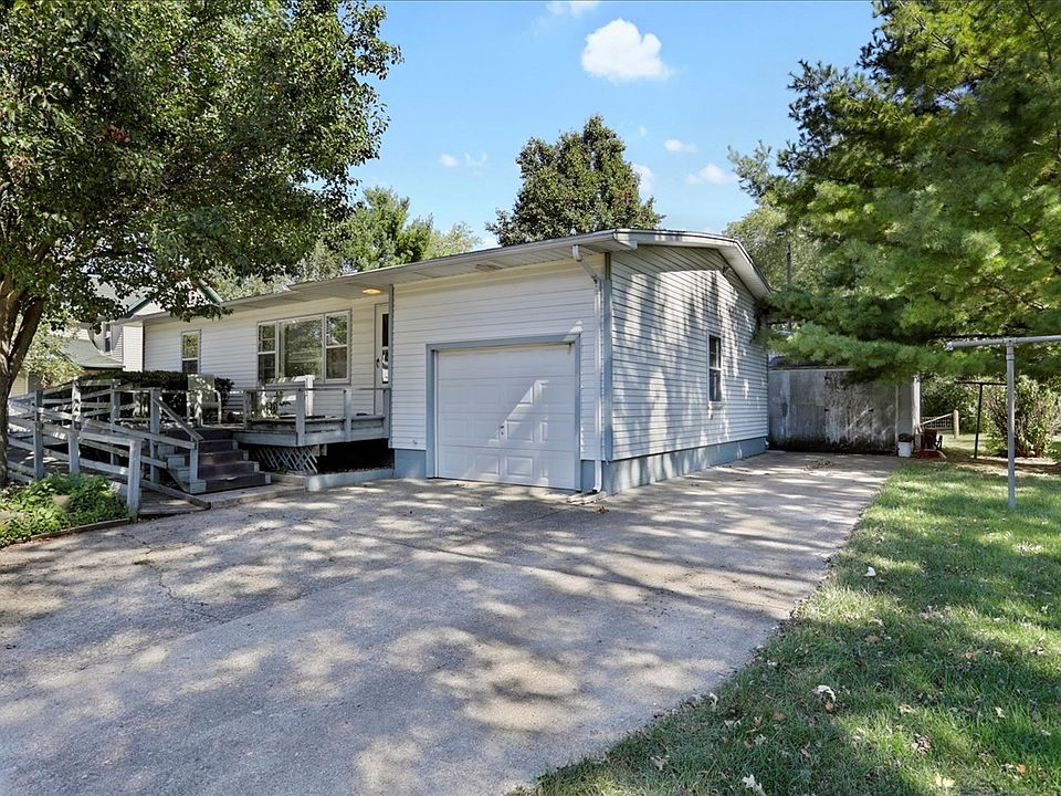 102 N Elizabeth St, Tolono, IL 61880 Zillow