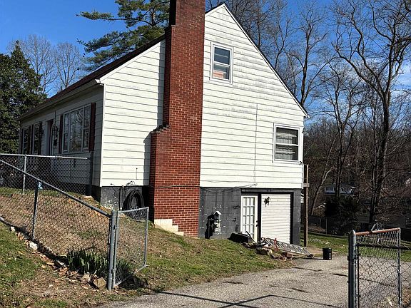 4th image of 3804 Greenway Rd