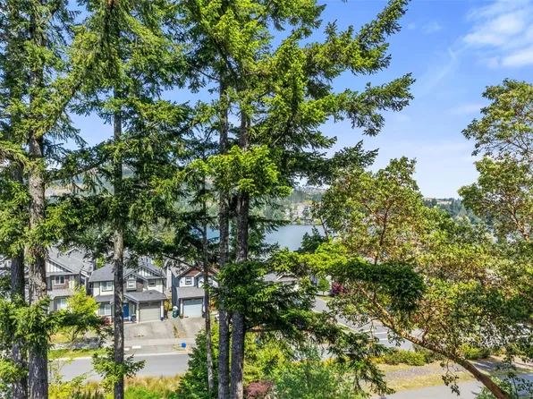 1145 Sikorsky Rd #101, Langford, BC V9B 0M8