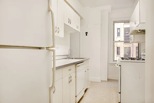 Sold by Compass | media 17