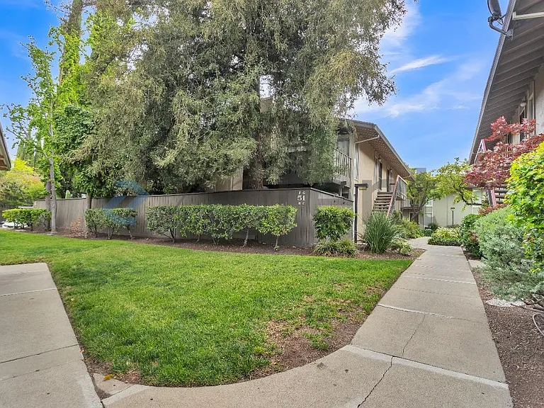 51 Massolo Dr #C — Photo 5