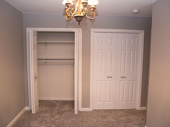 Master bd 12ft Closet